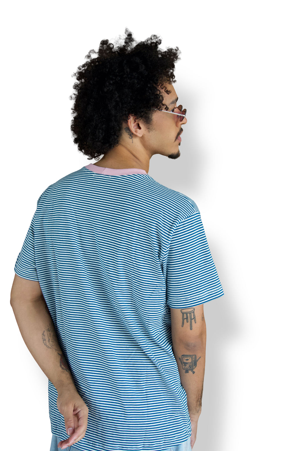 Camiseta Listrada Gola Rosa