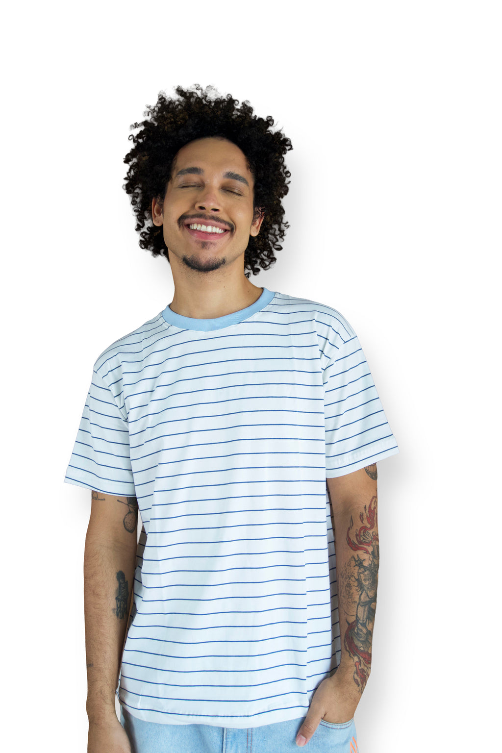 Camiseta Listrada Branca Gola Azul